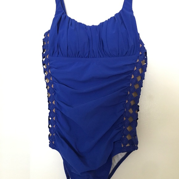 NWT $128 PROFILE BY GOTTEX Tummy Control Swimsuit 6 - Picture 3 of 9